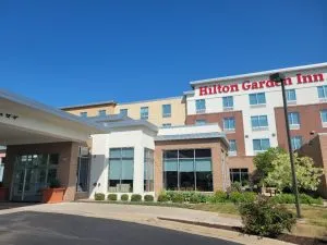 Exterior painting of Hilton Garden Inn commercial building